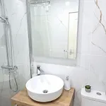 Cozy & Colourful 1 Bdr With Free Street Parking Appartement *