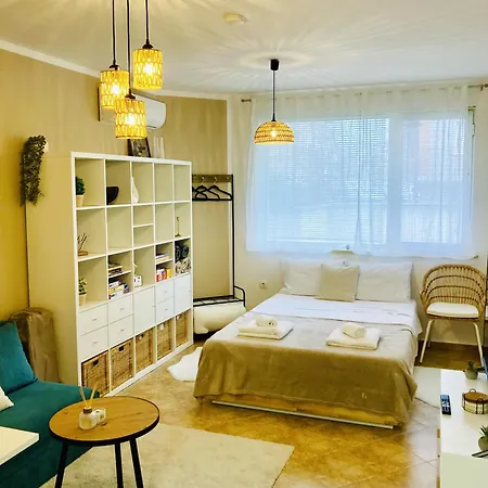 Apartamento Cozy & Colourful 1 Bdr With Free Street Parking *