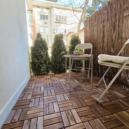 Apartment Cozy & Colourful 1 Bdr With Free Street Parking *