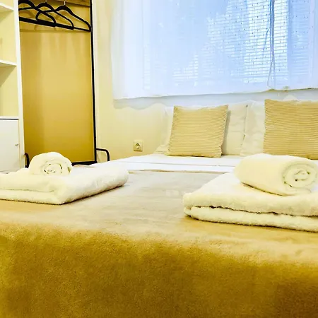 Cozy & Colourful 1 Bdr With Free Street Parking * ستارا زاغورا